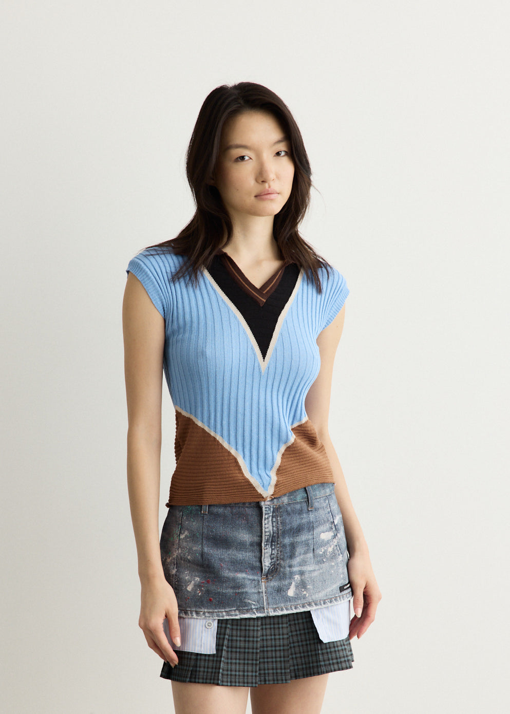 Colour-Blocked Knit Polo Vesr
