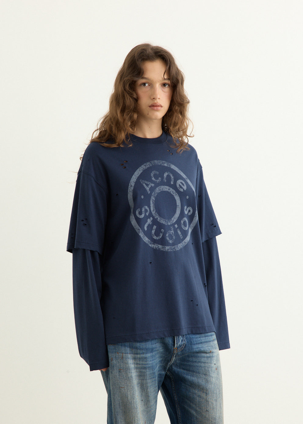 Eeve U Button Logo T-Shirt