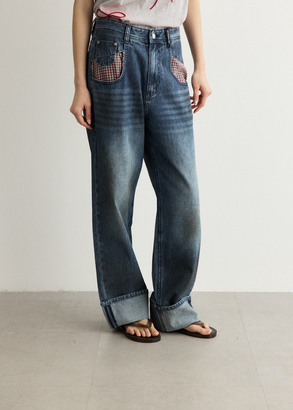 Oil Washed Rolled Up Jeans