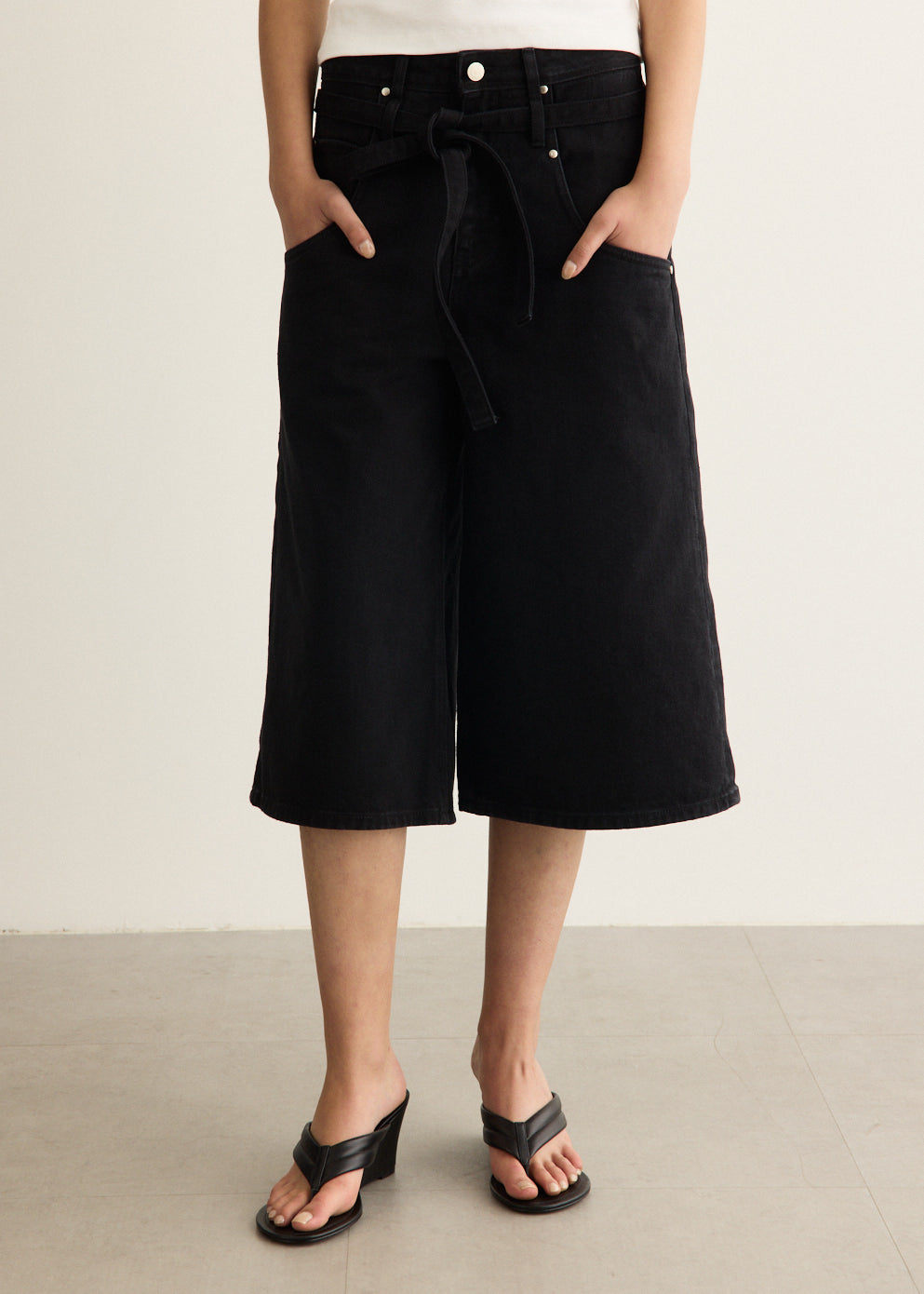 Incu Exclusive Bermuda Denim Pants