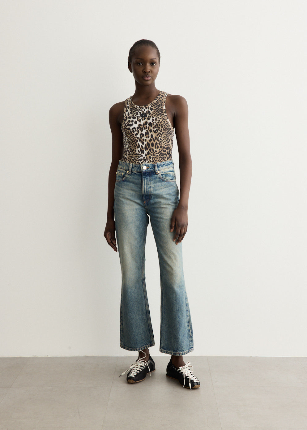 Essentials Tint Rigid Denim Betzy Cropped Jeans