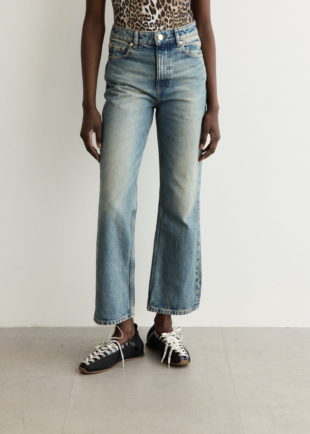 Essentials Tint Rigid Denim Betzy Cropped Jeans