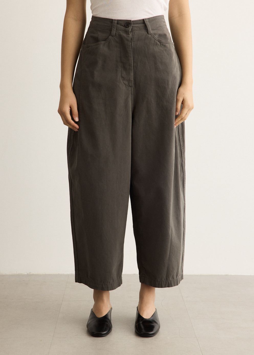 Wide-Fit Curved Cotton Pants