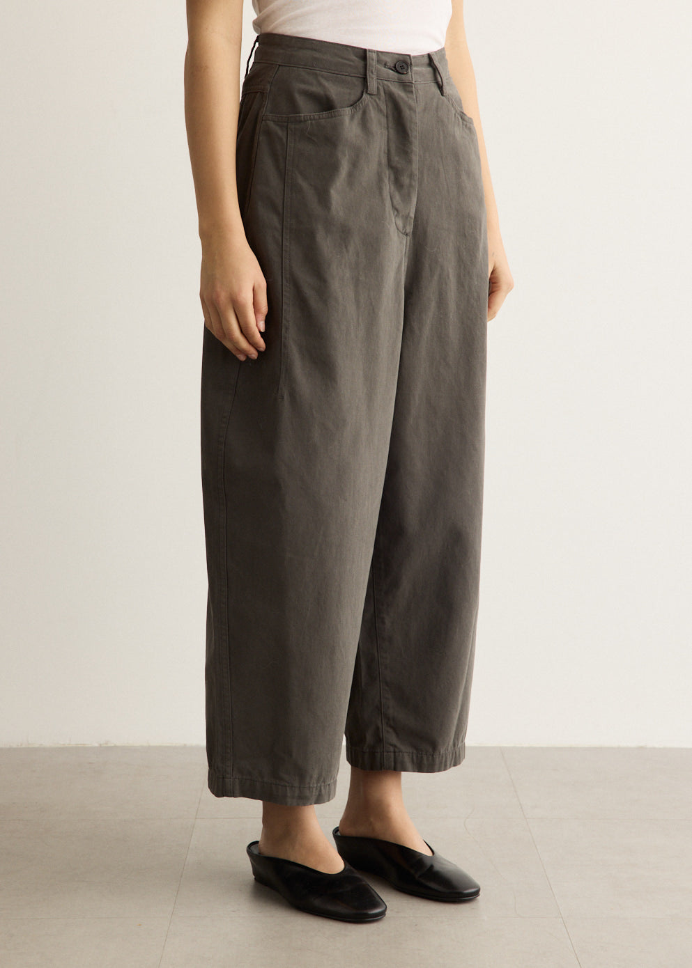 Wide-Fit Curved Cotton Pants