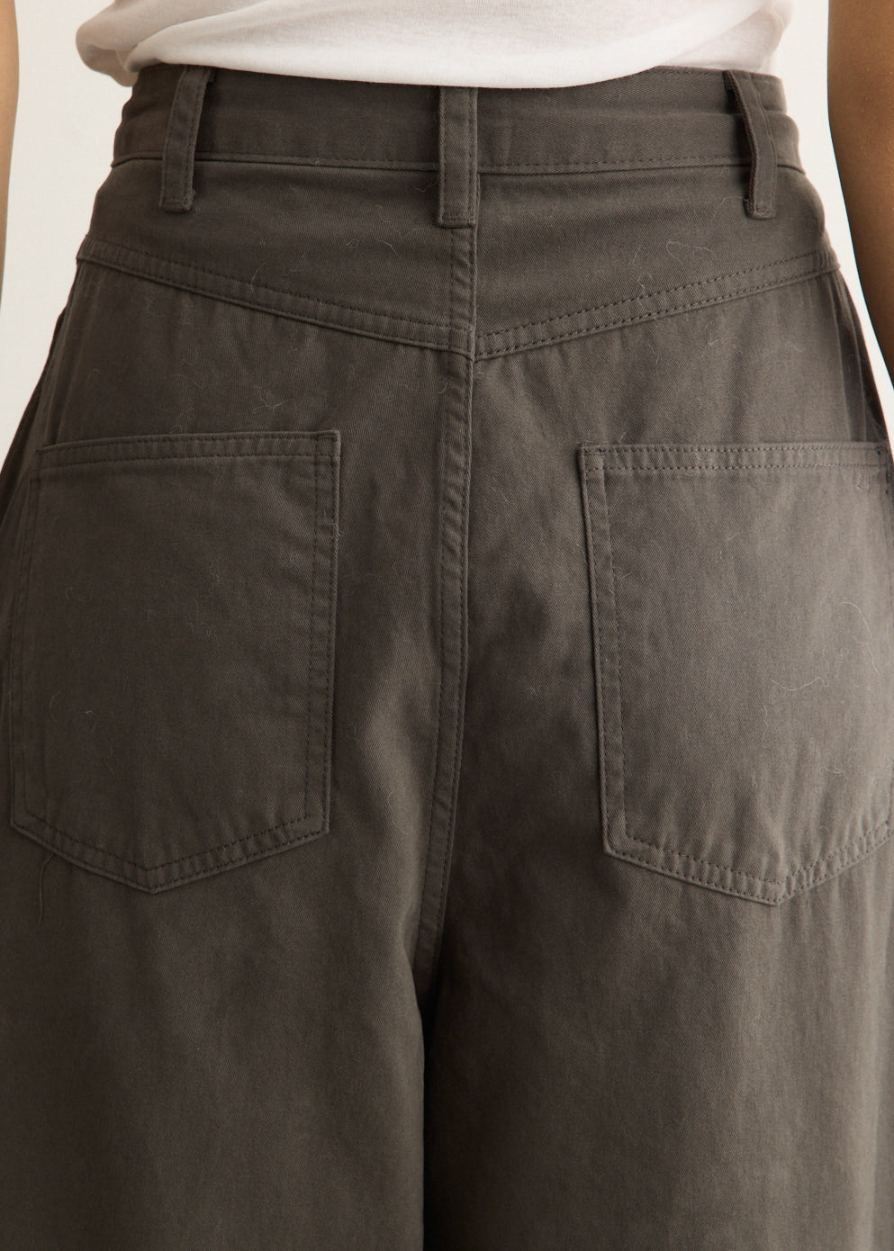 Wide-Fit Curved Cotton Pants