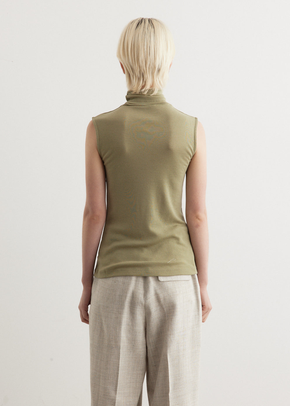 Fine Merino Sleeveless Turtleneck Top