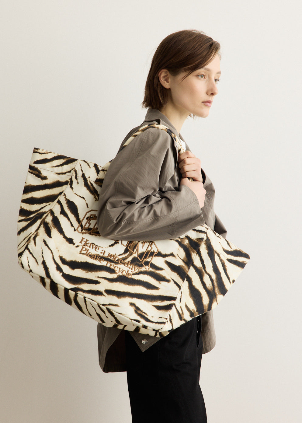 Shopper XXL Pocket Zebra Print Tote