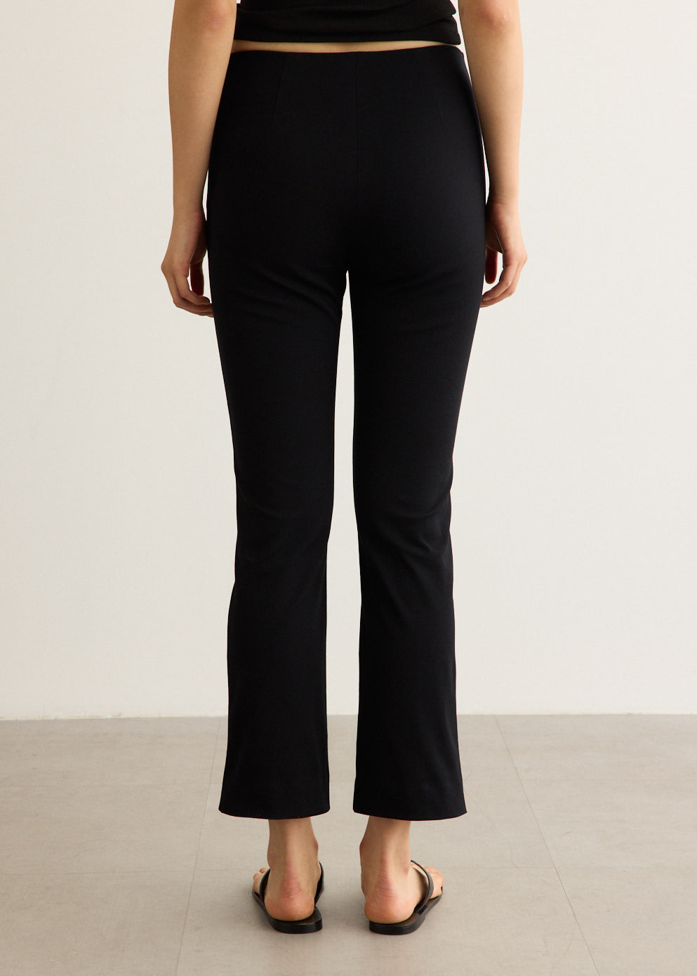 Compact Cotton Minimal Crop Pants