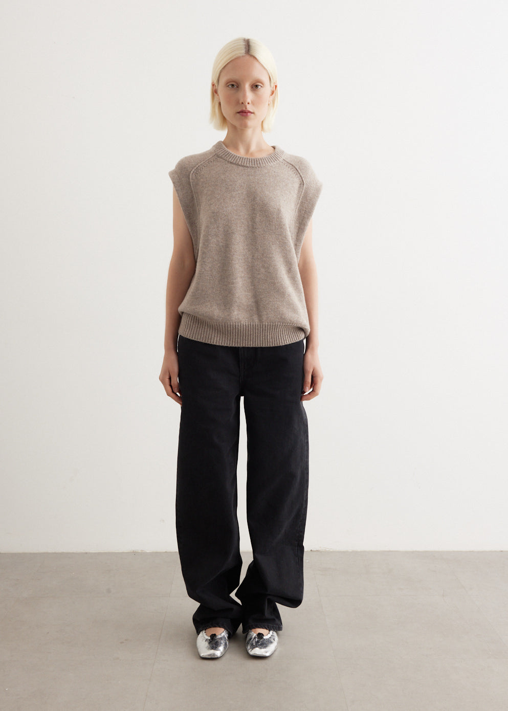 Sleeveless Boxy Sweater Top