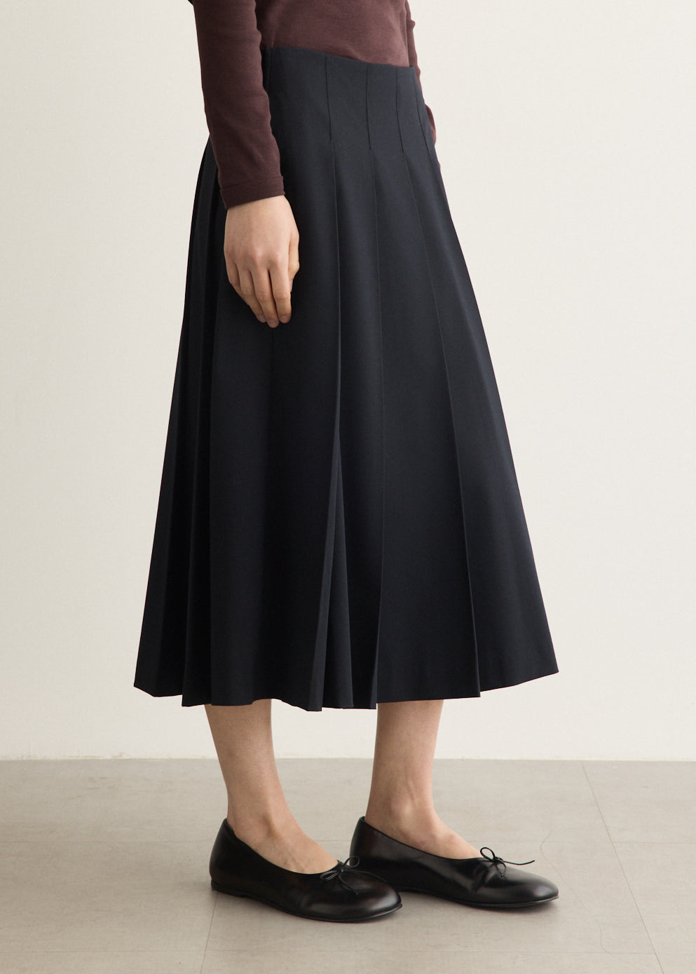 Acadamie Pleated Midi skirt