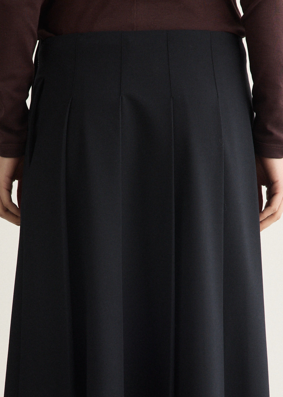 Acadamie Pleated Midi skirt