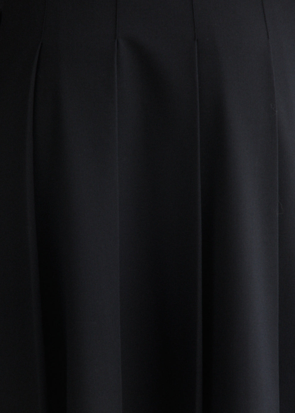 Acadamie Pleated Midi skirt