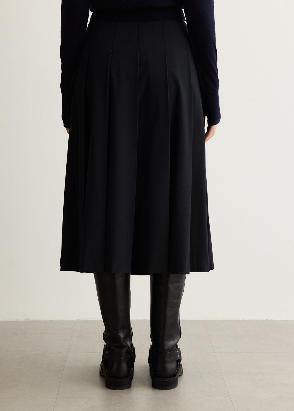 Acadamie Pleated Midi skirt