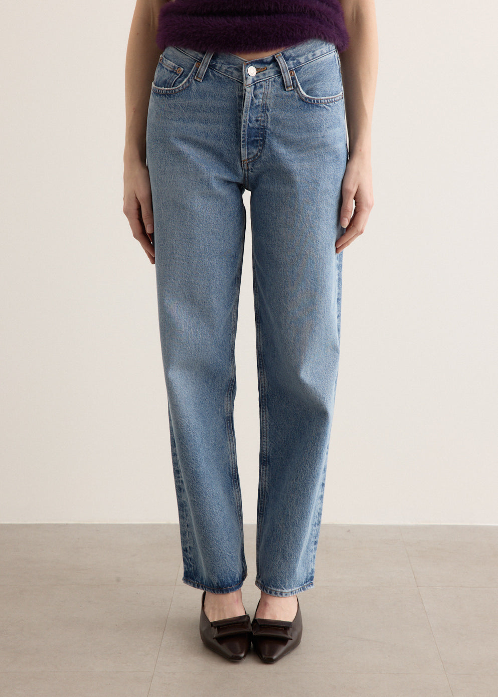 V-Waist Baggy Jeans