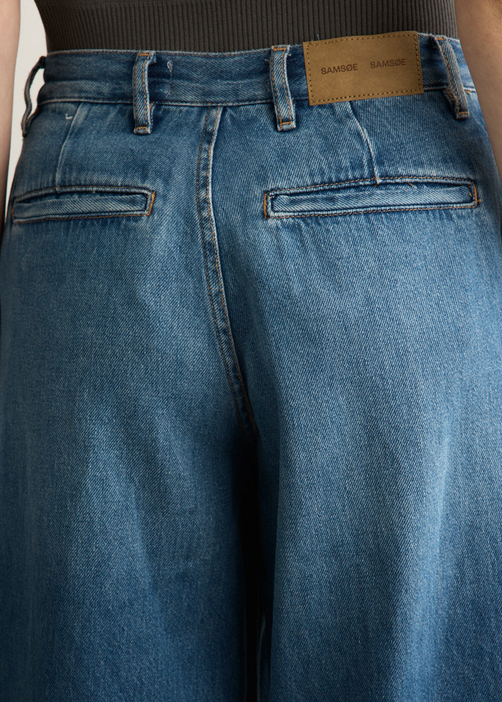 Saharper Pleat Jeans
