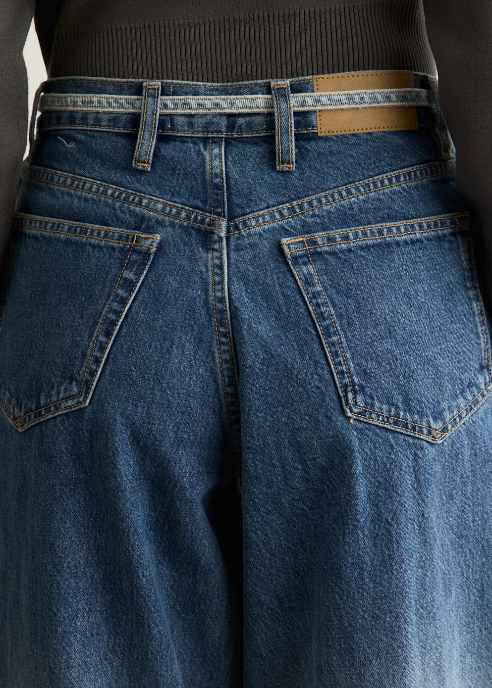 Saharper Belt Jeans