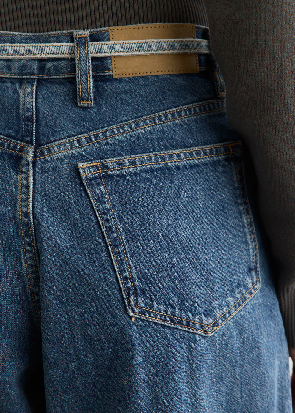 Saharper Belt Jeans