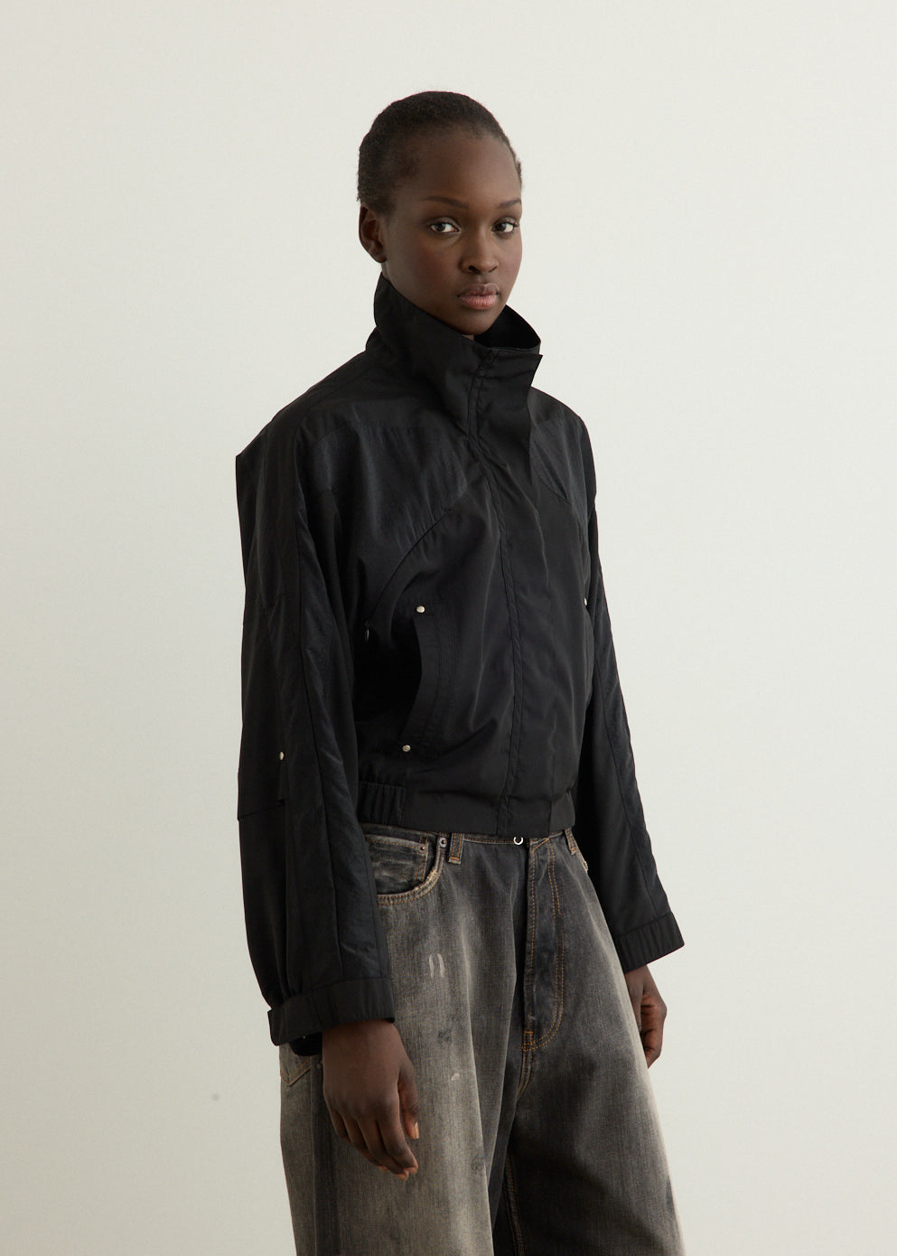 Incu Exclusive Contrast Zip-Up Short Jacket