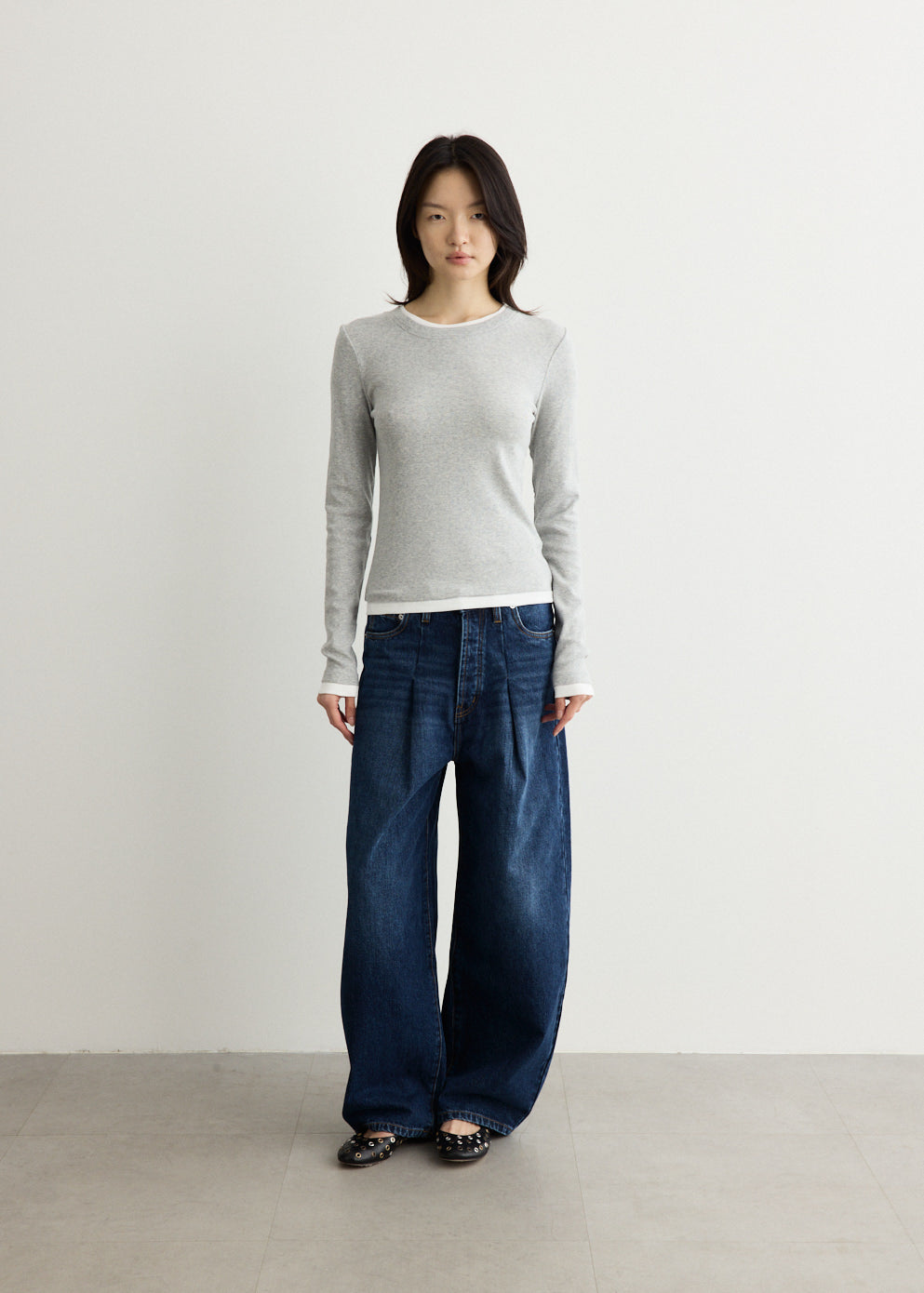 Mid Rise Pleat Barrel Jeans