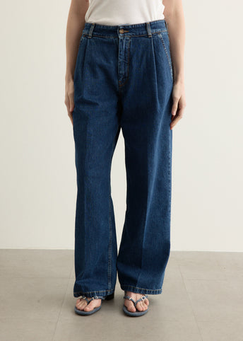Pleated Jeans