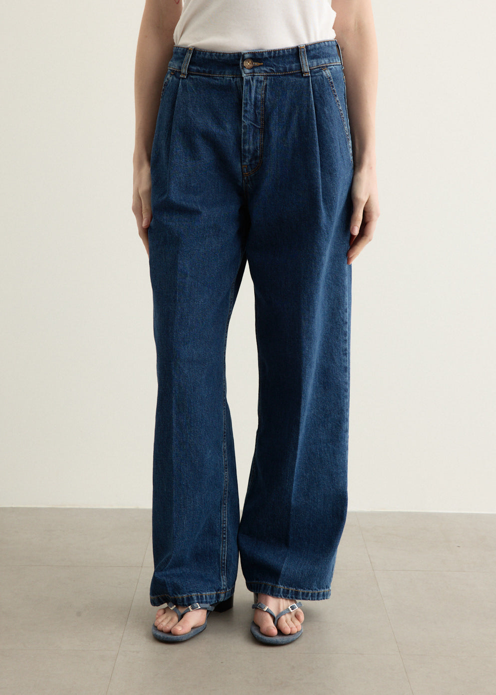 Pleated Jeans