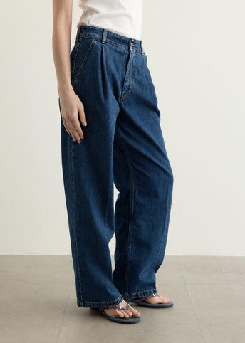 Pleated Jeans