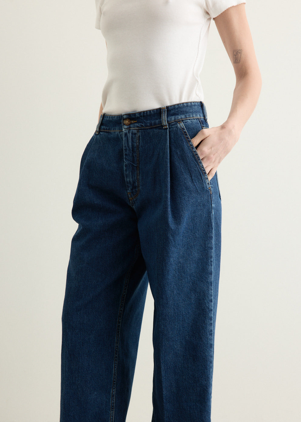 Pleated Jeans