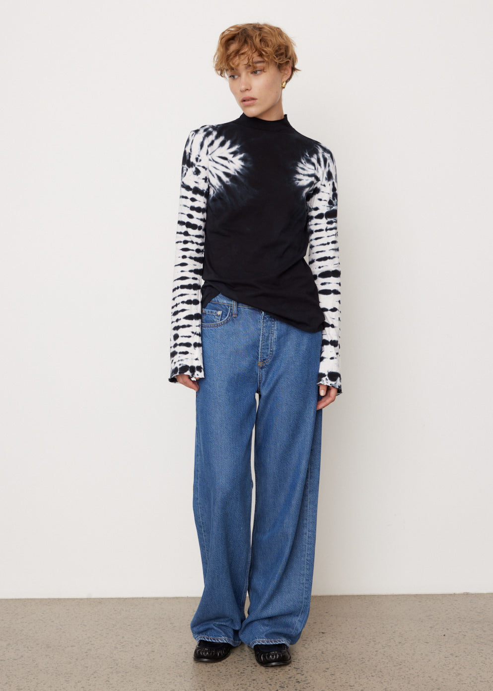 Streak Dye Raised Neck T-Shirt