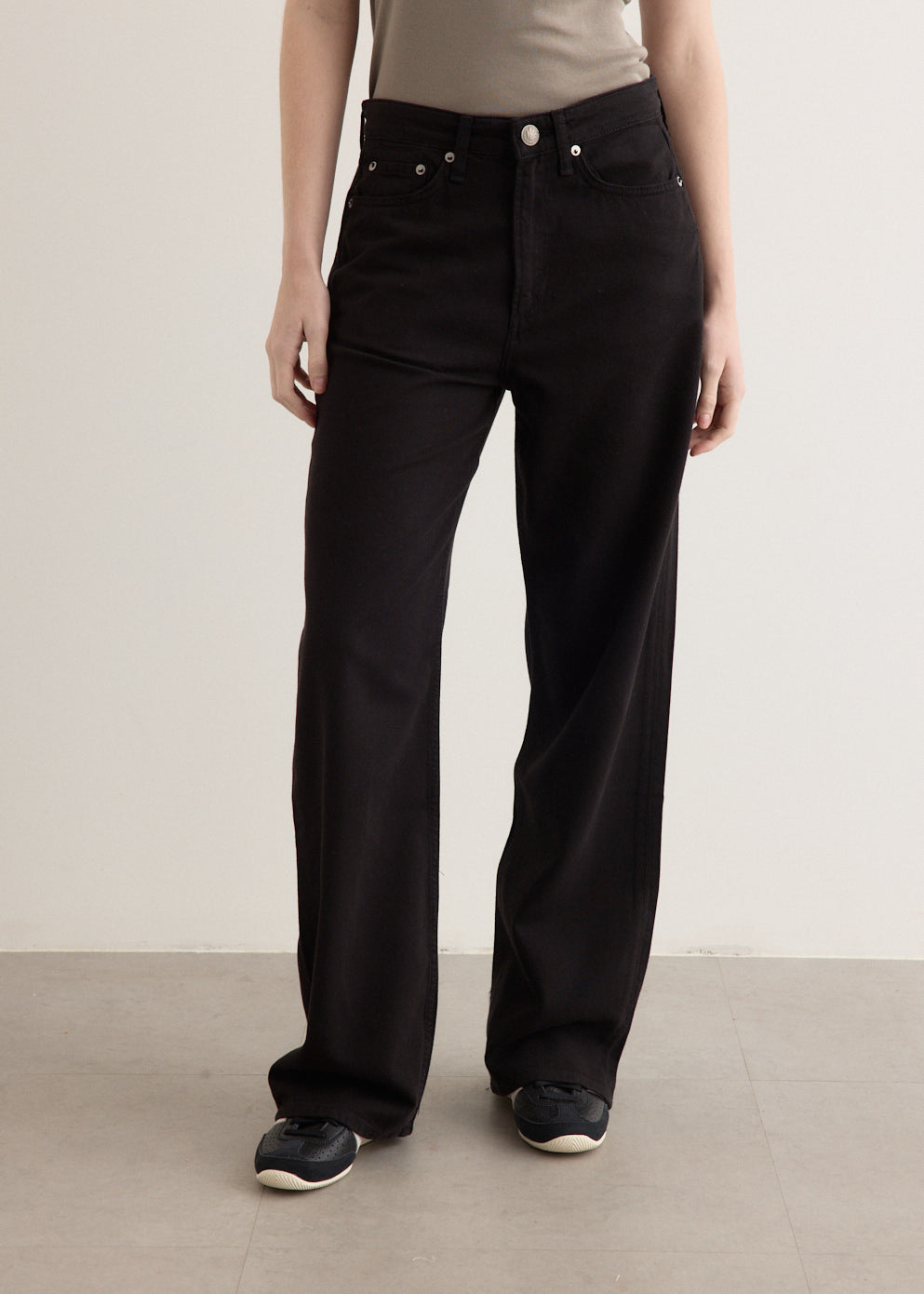 Featherweight Logan Jeans