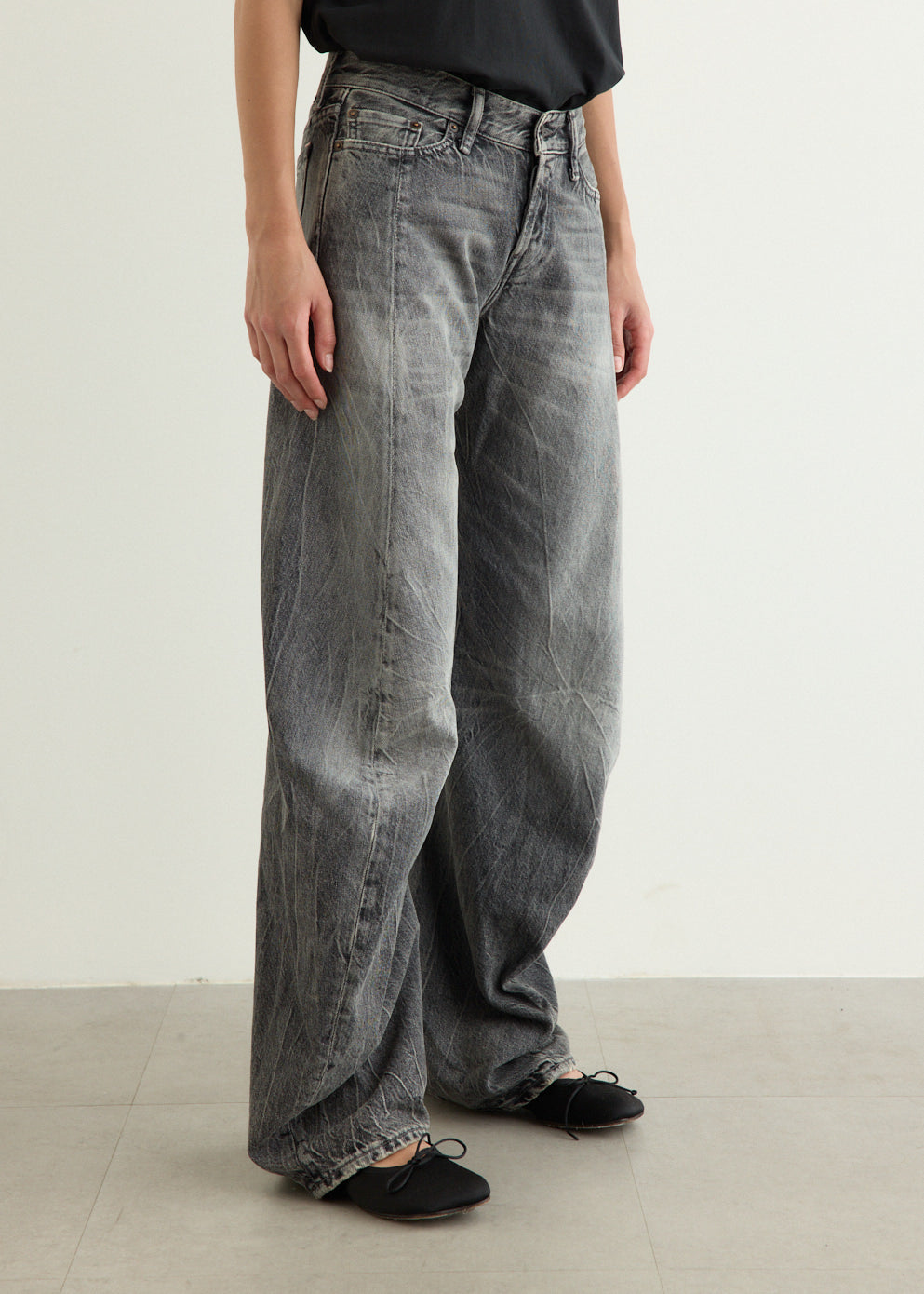2006F Relaxed Fit Jeans