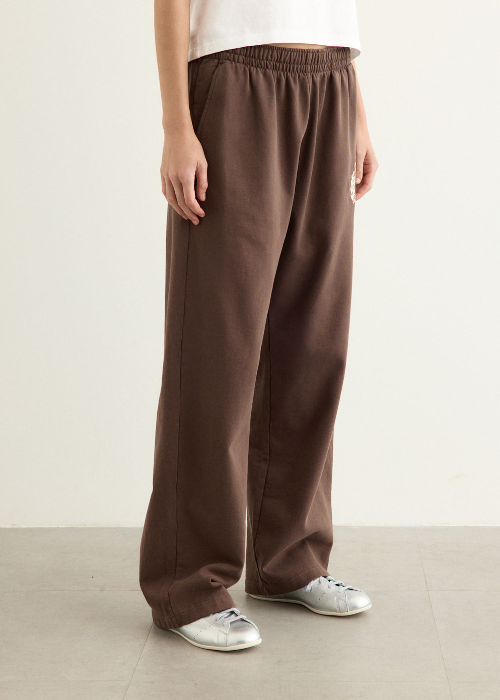 NY Crest Embroidered Wide Sweatpants