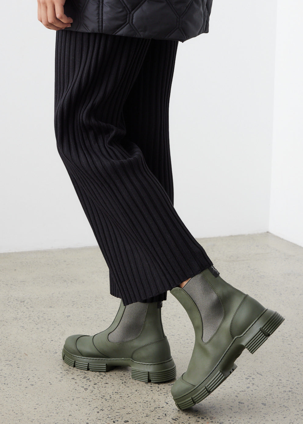 Recycled rubber boots store