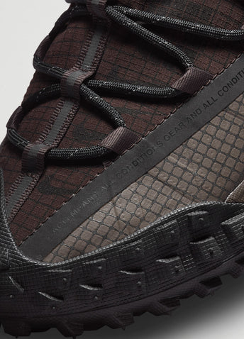 Mountain Fly Low Sneakers