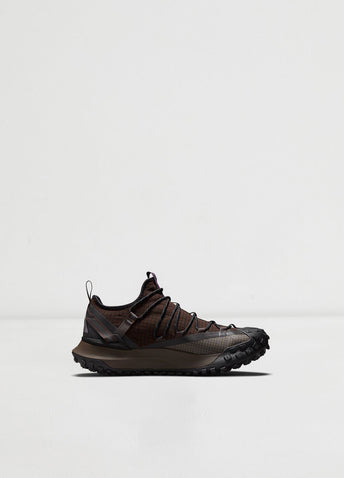 Mountain Fly Low Sneakers