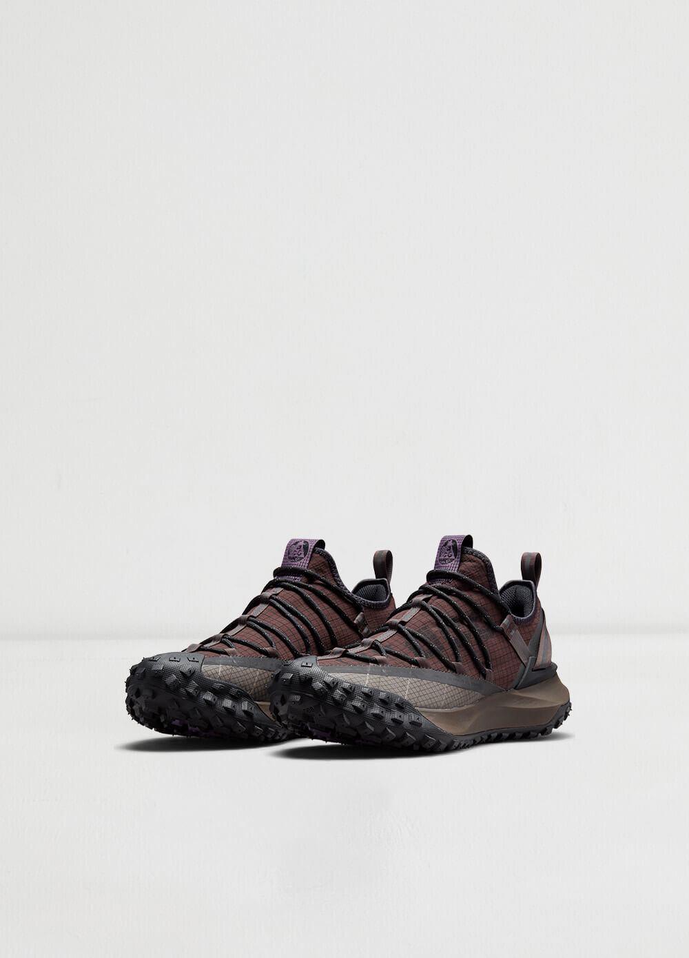 Mountain Fly Low Sneakers
