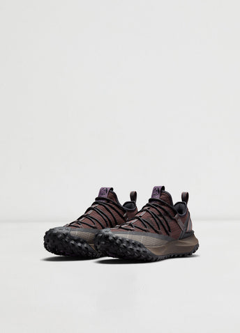 Mountain Fly Low Sneakers