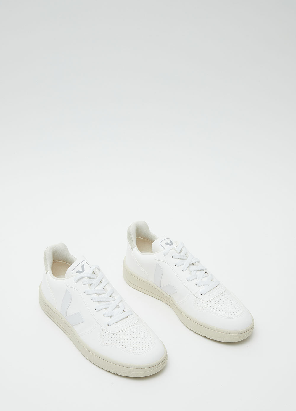 V-10 Sneakers