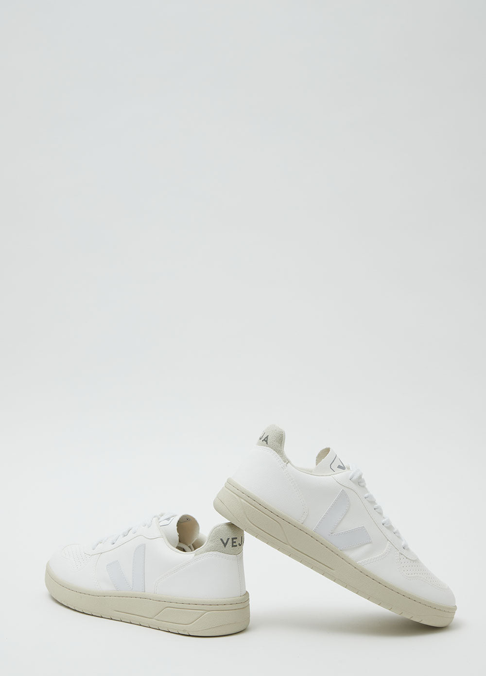 V-10 Sneakers