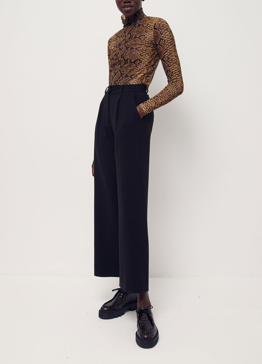 Hota Turtleneck T-shirt