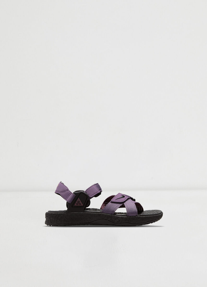 Nike air deschutz hotsell sandals