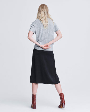 Avryl V-neck Short Sleeve T-shirt