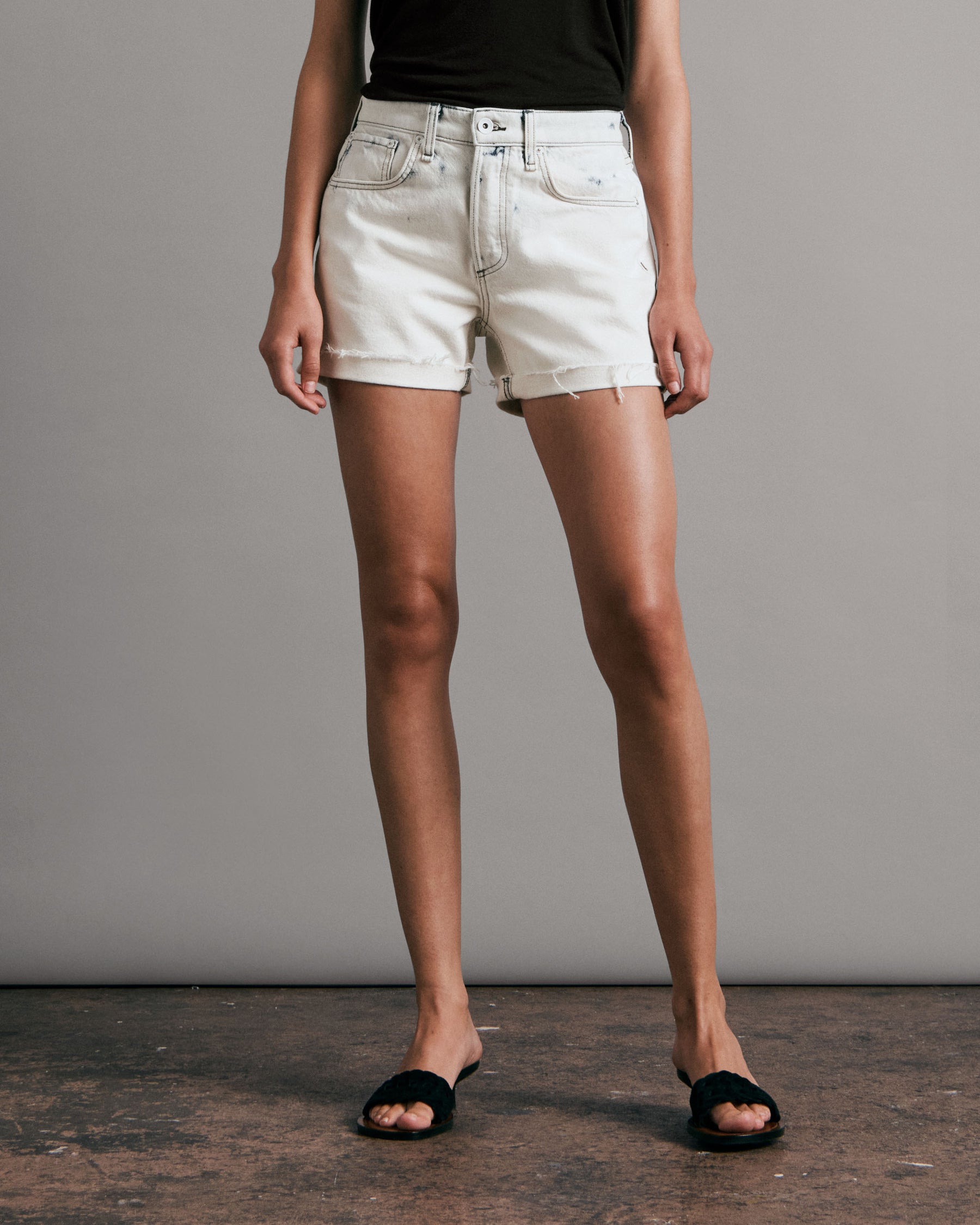 Rosa Mid-Rise Boyfriend 5" Shorts