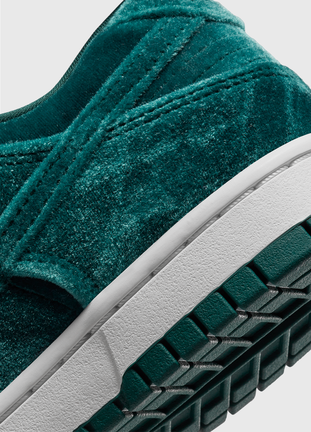 Dunk Low 'Green Velvet' Sneakers