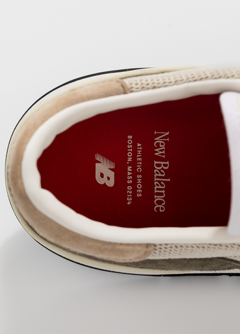 MADE in USA 990v1 Sneakers