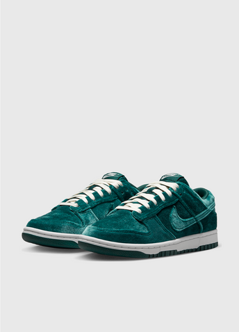 Dunk Low 'Green Velvet' Sneakers