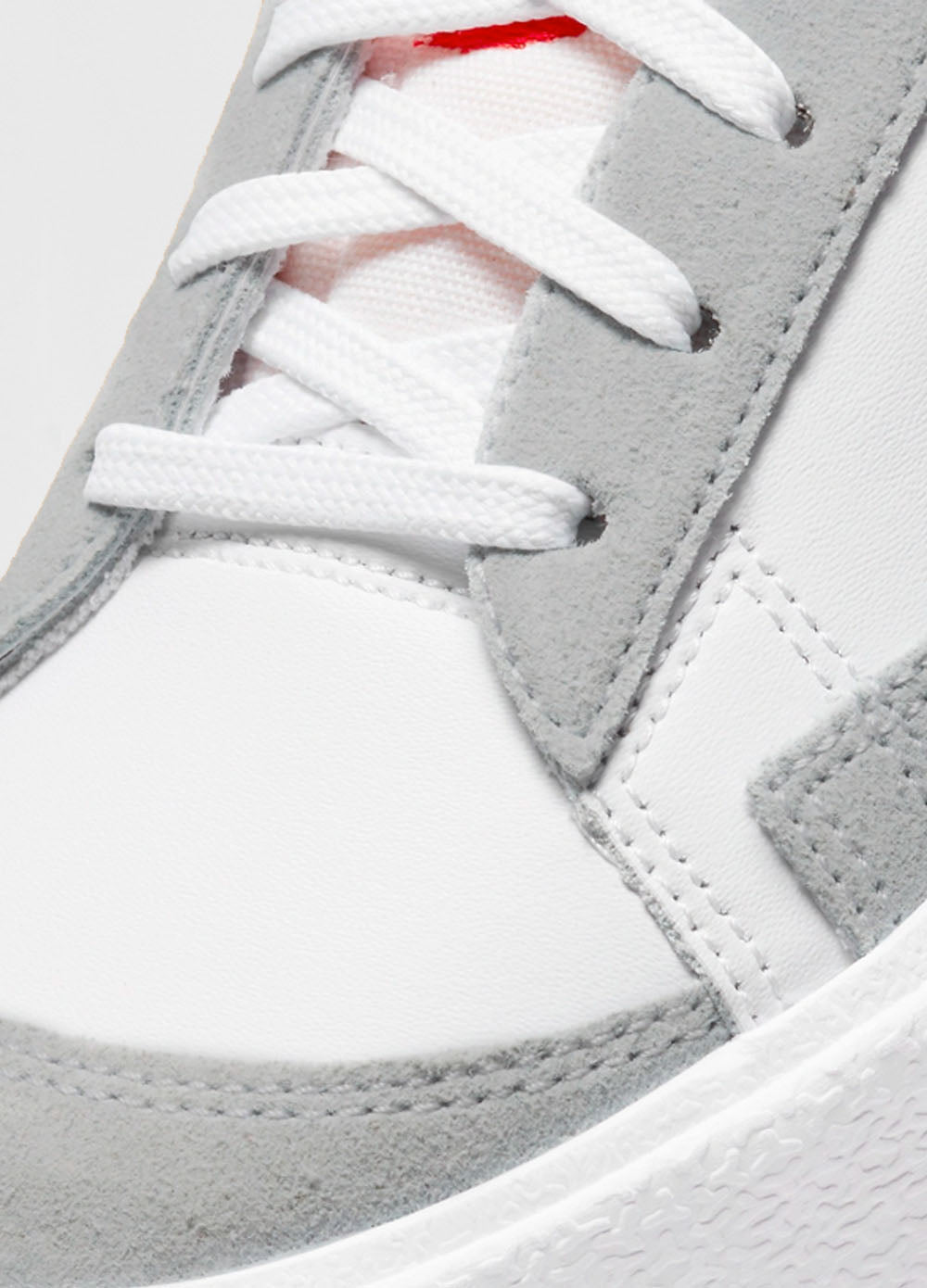 Blazer Low Flyleather Sneakers