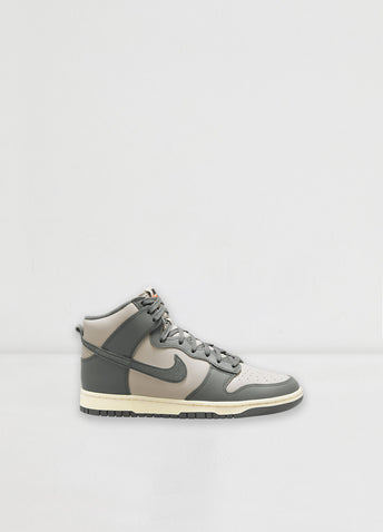 Dunk High Retro SE 'Grey Sail' Sneaker