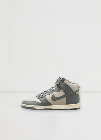 Dunk High Retro SE 'Grey Sail' Sneaker