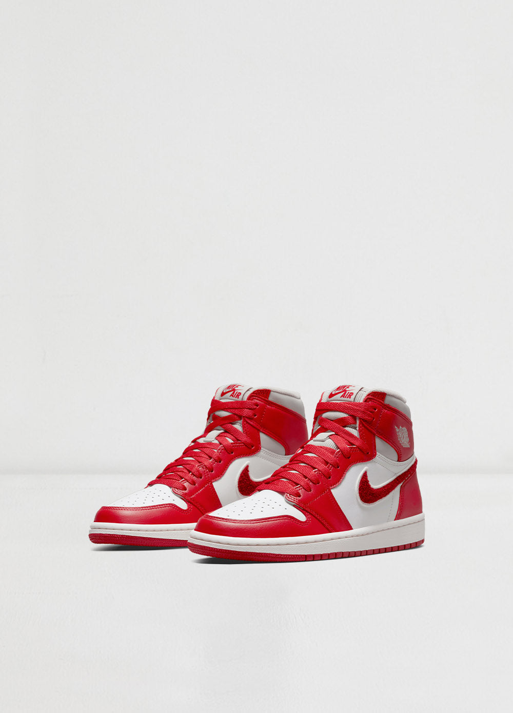 Air Jordan 1 Retro High OG 'Varsity Red' Sneaker