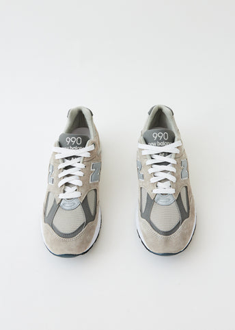 990v2 Sneakers